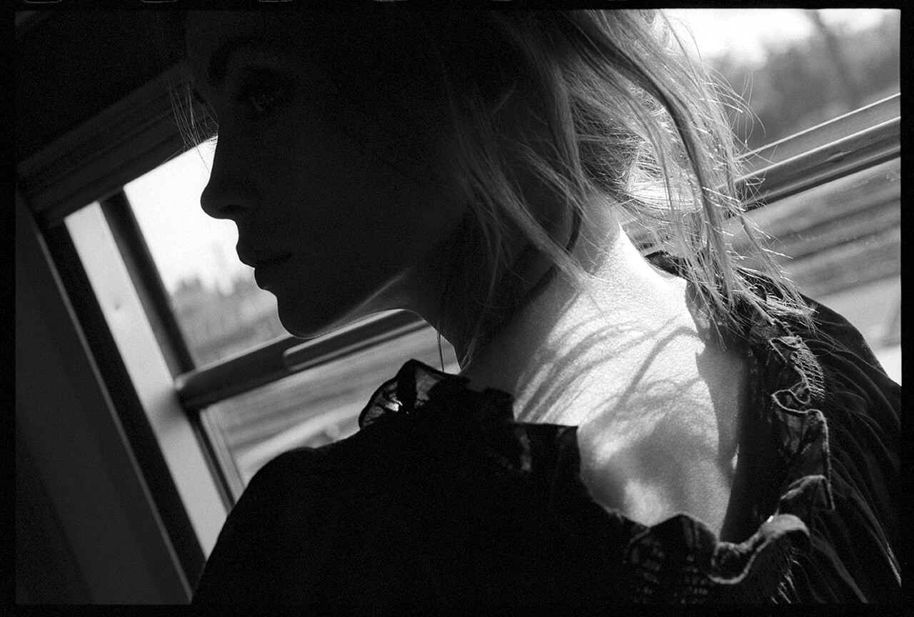 ©Dominique-Issermann---La-Redoute---Emmanuelle-Beart-3_RED