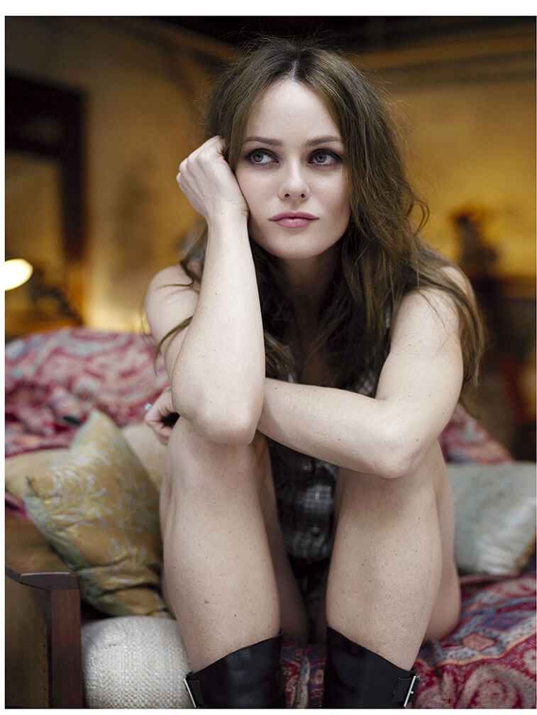 VANESSA_CHANEL_25_RED