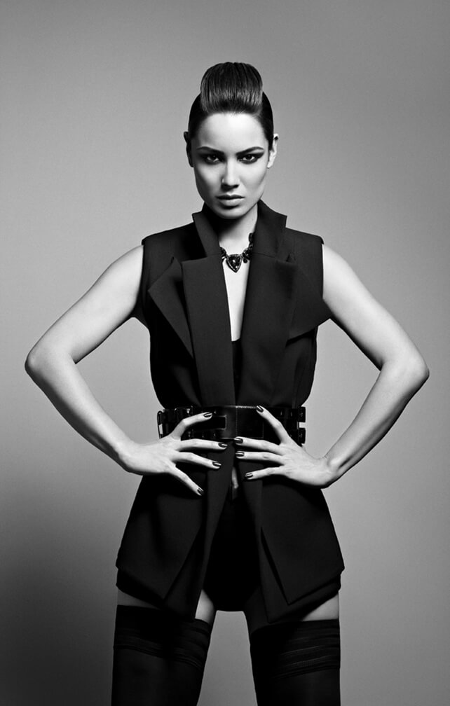 wFinal_Elle_Brazil-BereniceMarlohe-MaxAbadian-Shot004_054_RED