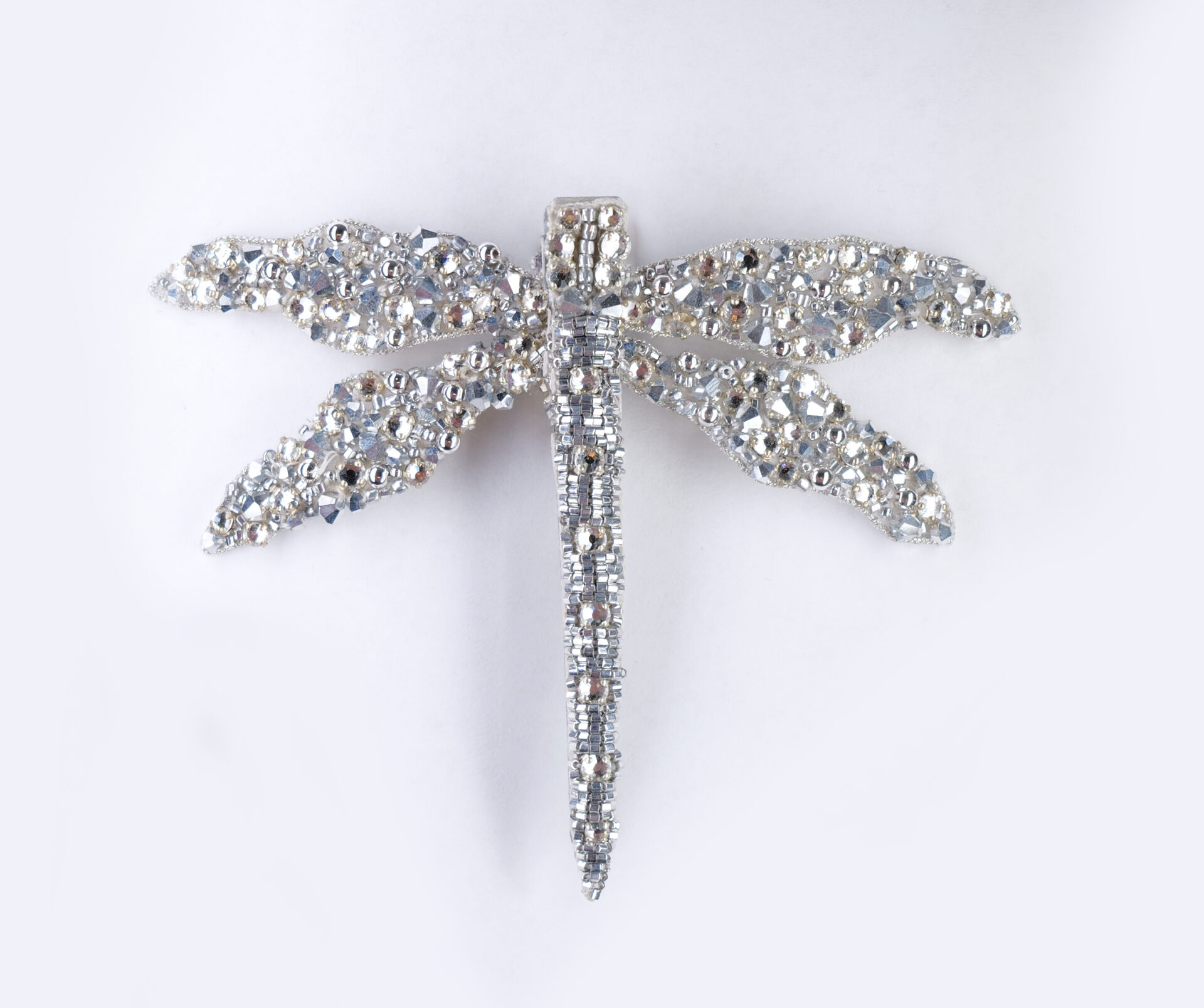 Totem-Libellule-argent